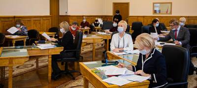 Парламентарии Карелии обсудили финансирование образования, спорта и культуры в 2022 году