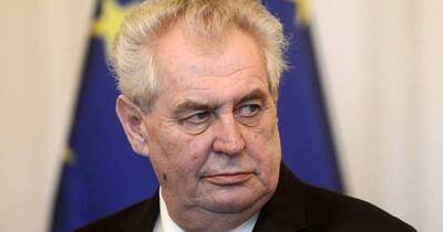 Премьер Чехии официально сообщил Земану об отставке правительства