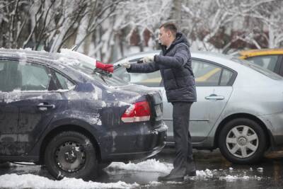 Москвичей предупредили о снежном заряде