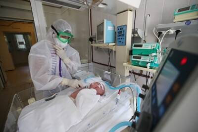 Российские врачи вылечили четырехдневного младенца от COVID-19