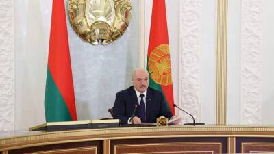 Лукашенко поручил проследить за движением войск НАТО и Польши