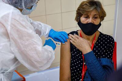 В Челябинской области от коронавируса вакцинировались 46,9% жителей