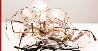 Качество зрения: названа опасность дешевых пластиковых очков для чтения