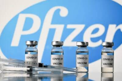 Гендиректор Pfizer допустил, что вакцинироваться от коронавируса придется каждый год
