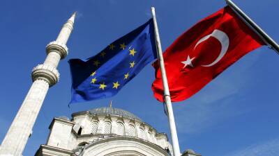 ЕС продлил санкции против Турции за буровые работы в Средиземном море