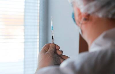 Пиневич: первую дозу вакцины от COVID-19 получили более 30% населения Беларуси