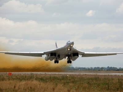 В Минобороны РФ подтвердили, что российские Ту-160, являющиеся «носителями ядерного оружия», начали патрулирование в небе над Белоруссией