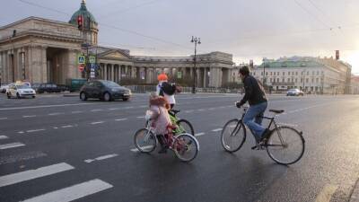 Готовить зонты или шапки? Как изменится погода в Петербурге к выходным