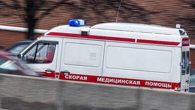 Полицейский получил травму головы после наезда авто с братом Нурмагомедова