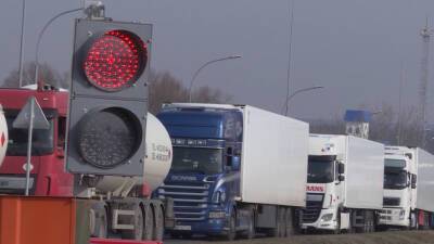 Транспортный коллапс: Польша пригрозила закрыть границу с Беларусью