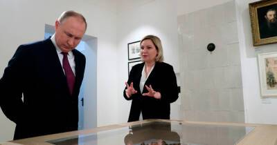 Путин посетил «Московский дом Достоевского»