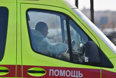 Полицейского госпитализировали после наезда машины с братом Нурмагомедова