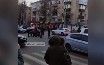 В Харькове Land Cruiser сбил на "зебре" пешеходов