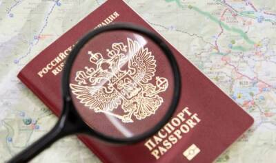 Защитить друзей России в Прибалтике может только паспорт с двуглавым орлом