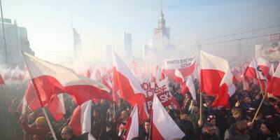 В Варшаве на Марше независимости под ликование толпы сожгли флаг Германии
