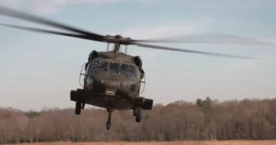 В США создали автономный вертолет Black Hawk с двуми БПЛА (видео)