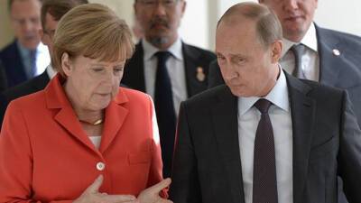 Путин во второй раз на неделе обсудил с Меркель обстановку на границах Беларуси со странами ЕС