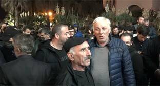 Абхазская оппозиция призывает к народному сходу на фоне раскола в обществе