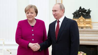 Путин в разговоре с Меркель отметил деструктивную политику Киева по вопросу Донбасса