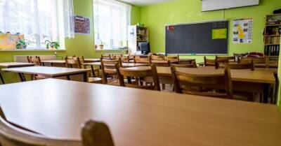 Рижские школы могут продлить "удаленку" еще на неделю
