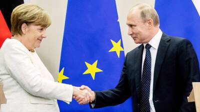 Меркель в разговоре с Путиным заявила о гибридном оружии Лукашенко