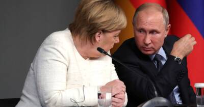 Путин пожаловался Меркель на провокации НАТО в Черном море и применение Bayraktar на Донбассе