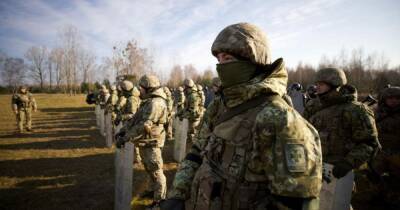 Украина усилила охрану границы на случай наплыва мигрантов из Беларуси, - глава МВД (фото)