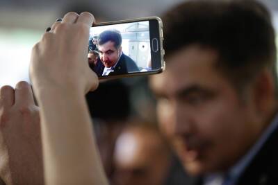 Перевод Саакашвили в тюремную больницу завершился очередным скандалом