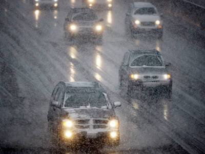 Москвичей предупредили о снеге с дождем и гололедице в ночь на пятницу