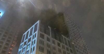 Черный дым до неба: пожар вспыхнул в центре Екатеринбурга