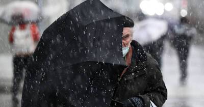 Москвичей предупредили о гололеде и мокром снеге