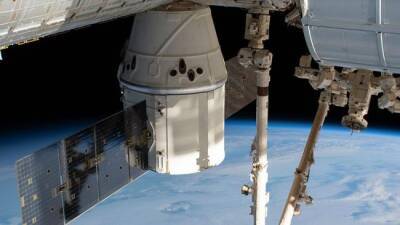 Антон Шкаплеров - Томас Маршберн - Маттиас Маурер - Петр Дубров - Радж Чари - Корабль SpaceX успешно состыковался с МКС - eadaily.com - США