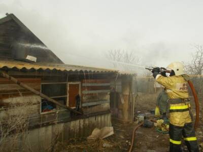 В астраханском селе в сгоревшем доме нашли два трупа