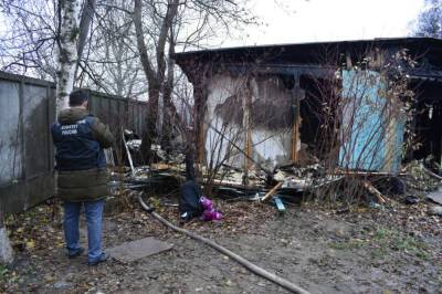 Во время ночного пожара в Южно-Сахалинске погиб мужчина