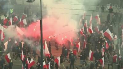 В столице Польши прошло массовое шествие антифашистов в поддержку мигрантов