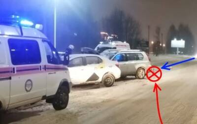 В Сыктывкаре уходящий от столкновения Renault устроил ДТП