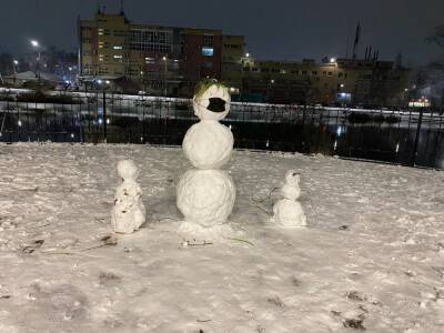 Нижегородцы делятся фотографиями первых снеговиков