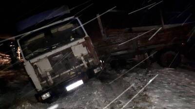 Под Красноярском в ДТП с грузовиком и микроавтобусом погибли три человека