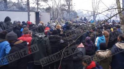 Появились кадры из лагеря беженцев на границе Польши и Белоруссии