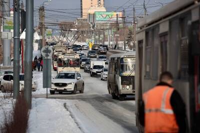 В центре Челябинска из-за проблем с контактной сетью встали троллейбусы