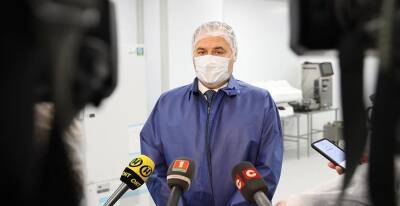 Роман Головченко: вакцина "Спутник V" поступит в гражданский оборот к июню 2022 года