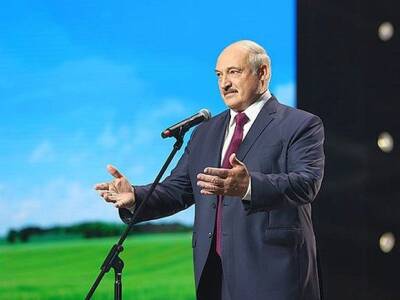 Лукашенко пригрозили жестким ответом за шантаж ЕС
