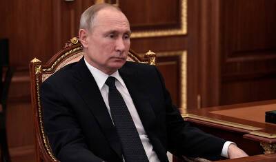 Опрос показал, что более половины россиян высоко оценивают работу Владимира Путина