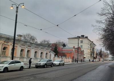 На улице Ленина заработали исторические светильники
