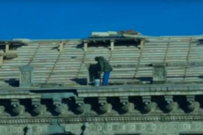 Уничтожение лепнины на историческом доме в самом центре Ростова сняли на видео