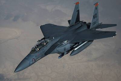 Истребитель ВВС США потерял защитный колпак в небе над Грецией