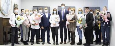 В Художественной галерее вручили первые паспорта юным жителям Лобни - runews24.ru - Россия - Лобня