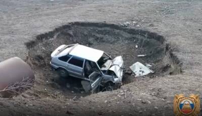 В Башкирии водитель упал в яму и скончался