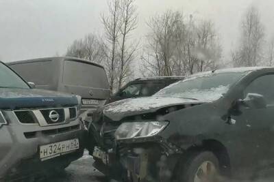 Под Рязанью в Дубровичах столкнулись 6 машин