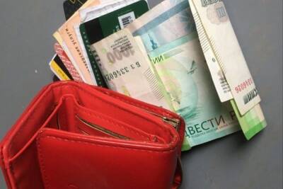 Воронежская аферистка расплачивалась чужой банковской картой